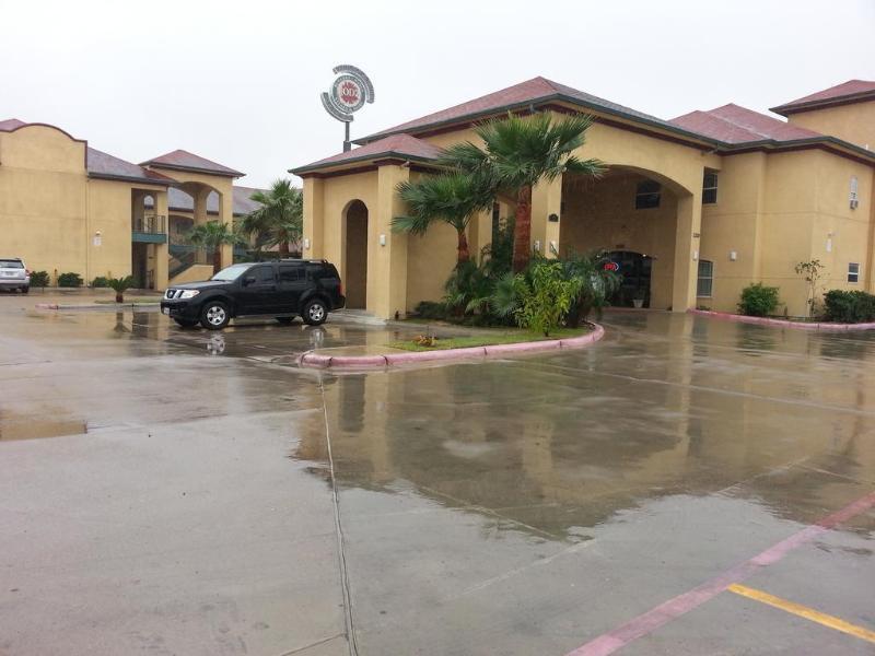 Texas Inn And Suites - Rio Grande Valley Edinburg Exterior photo